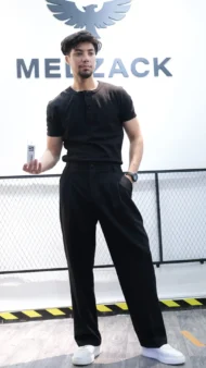 BLACK RELAXED FIT PLEATED TROUSERS - Image 4